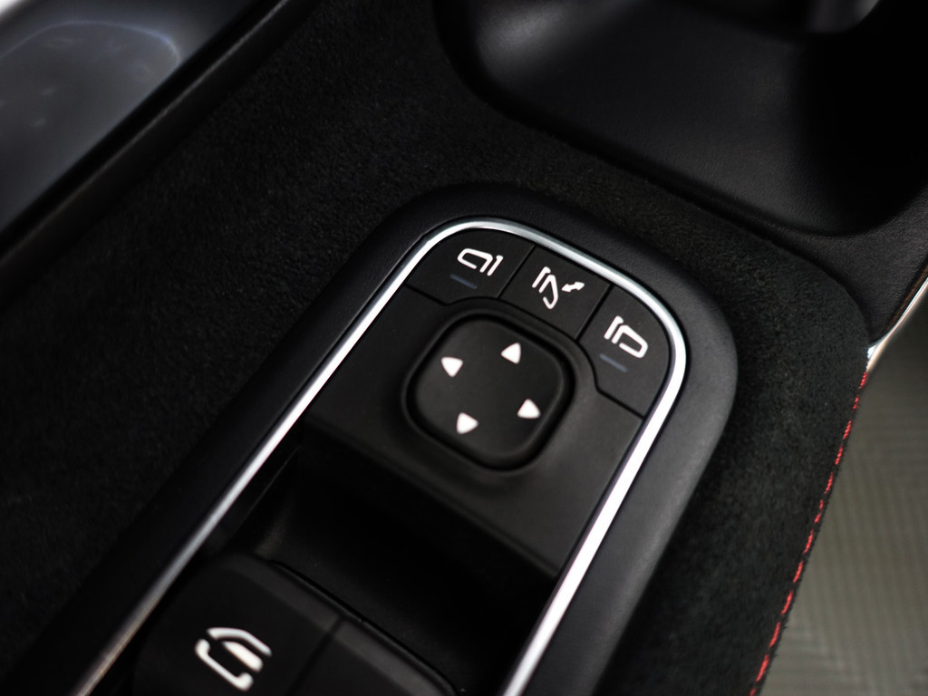 
								Mercedes-Benz A-Klasse 200 AMG Prestige Aut- Panodak, Sport Interieur, Xenon Led, Park Assist, Camera, Stoelverwarming vol									