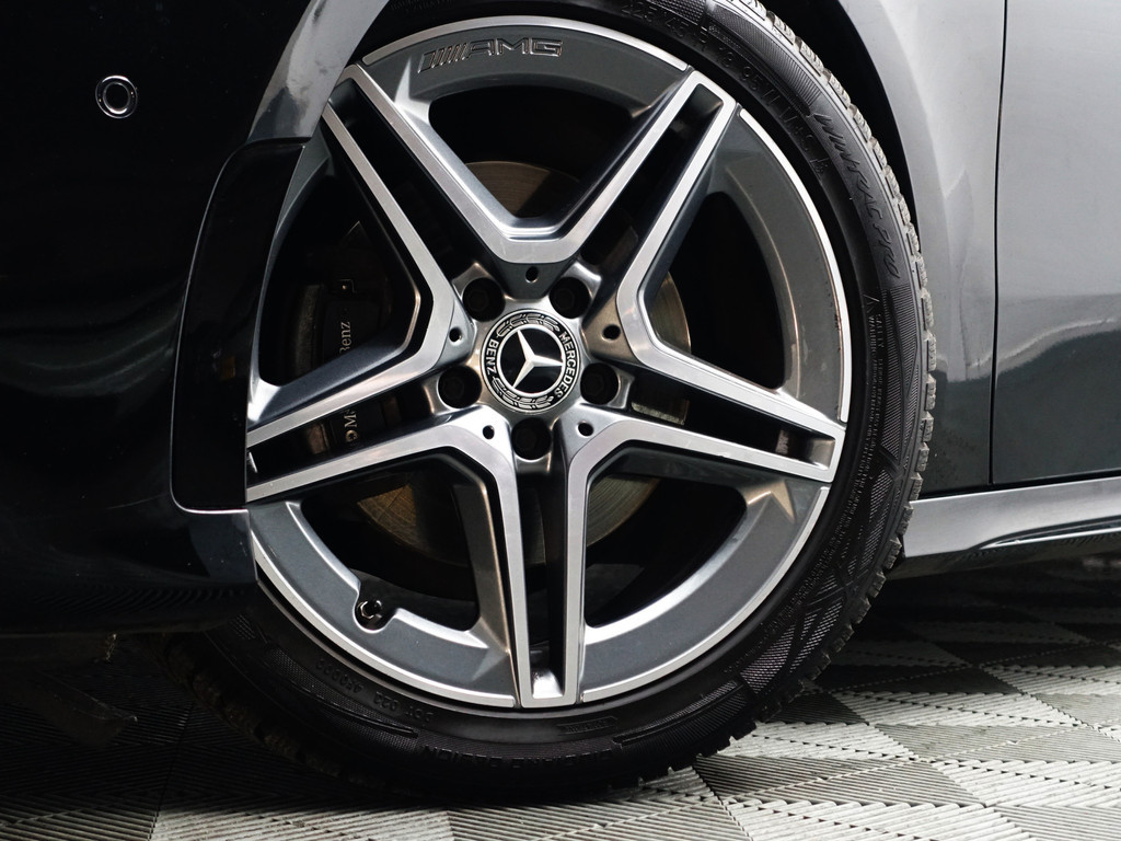 
								Mercedes-Benz A-Klasse 200 AMG Prestige Aut- Panodak, Sport Interieur, Xenon Led, Park Assist, Camera, Stoelverwarming vol									