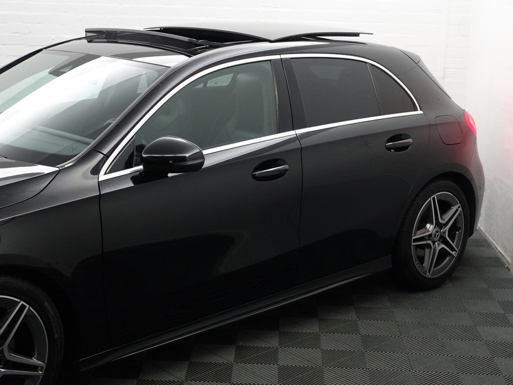 
								Mercedes-Benz A-Klasse 200 AMG Prestige Aut- Panodak, Sport Interieur, Xenon Led, Park Assist, Camera, Stoelverwarming vol									