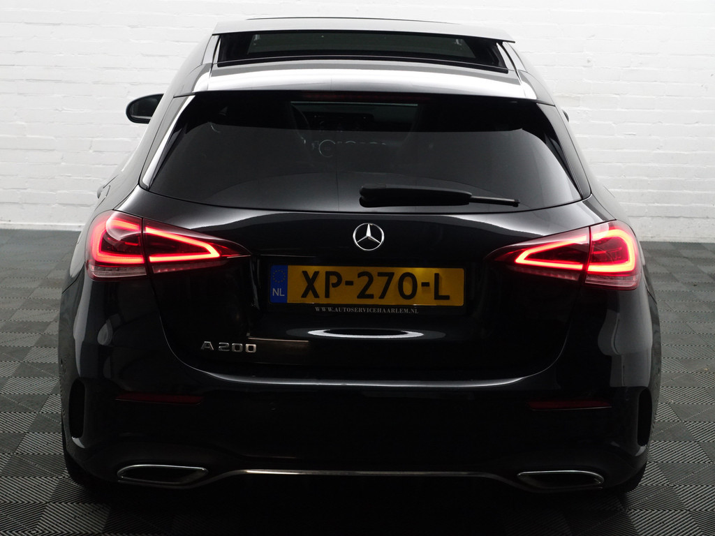 
								Mercedes-Benz A-Klasse 200 AMG Prestige Aut- Panodak, Sport Interieur, Xenon Led, Park Assist, Camera, Stoelverwarming vol									