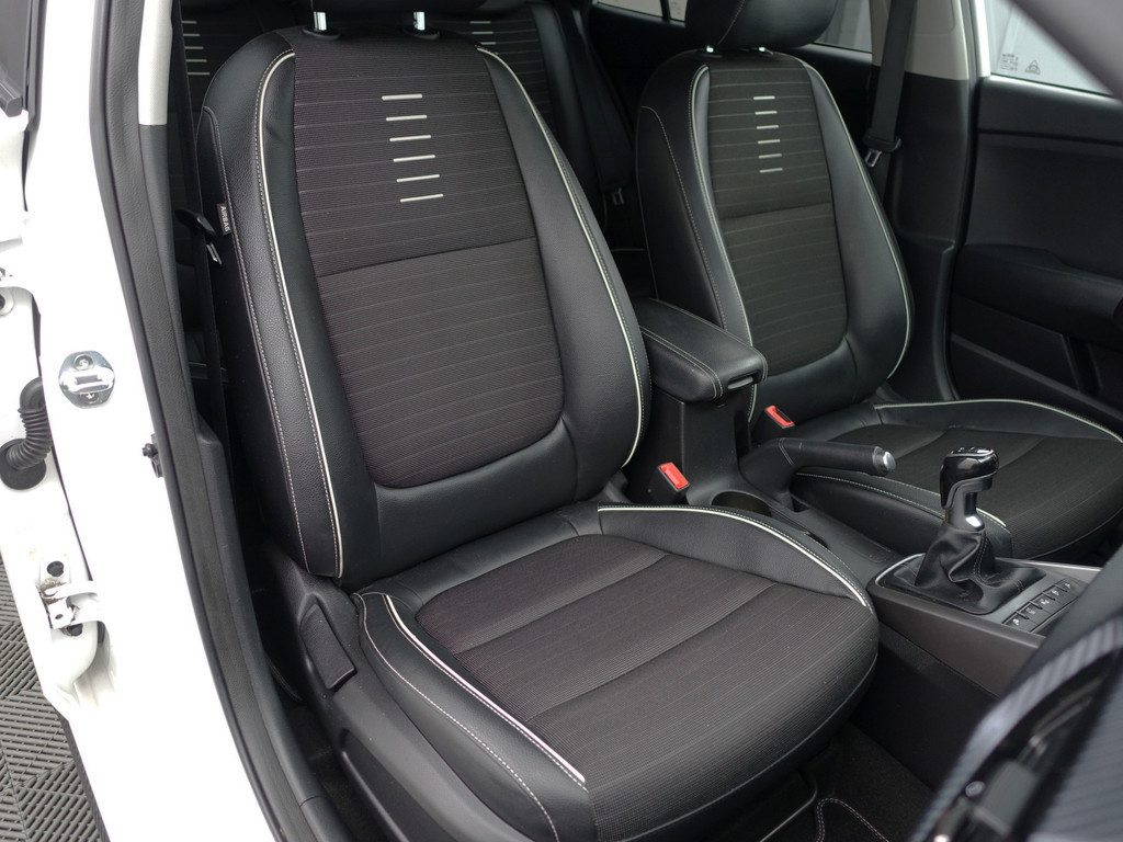 
Kia Rio 1.0 TGDI GT-Line Blackpack- Stuur/Stoelverwarming, Lane Assist, Led, Camera, Carbon, Park Assist, Privacy Glass vol									