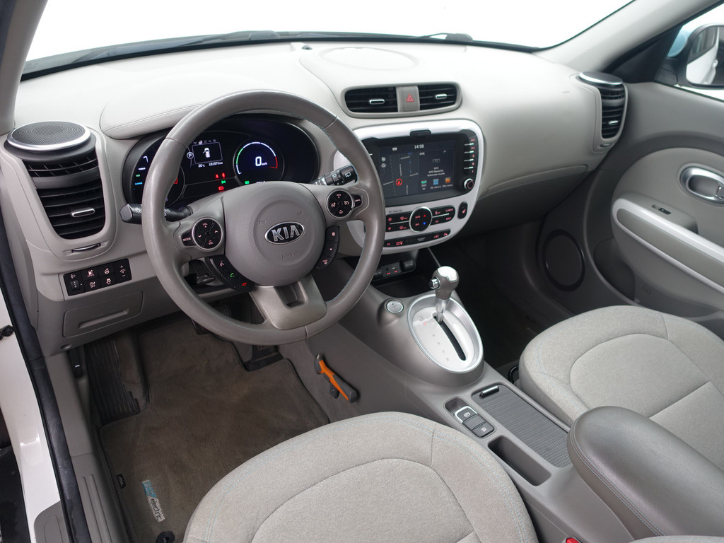 
								Kia Soul EV ExecutiveLine 27 kWh Aut- Two Tone, Camera, Stuur/Stoelverwarming, Keyless, Xenon Led, Dynamic Select vol									