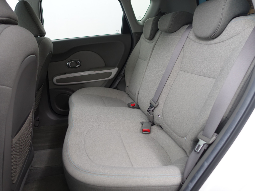 
								Kia Soul EV ExecutiveLine 27 kWh Aut- Two Tone, Camera, Stuur/Stoelverwarming, Keyless, Xenon Led, Dynamic Select vol									