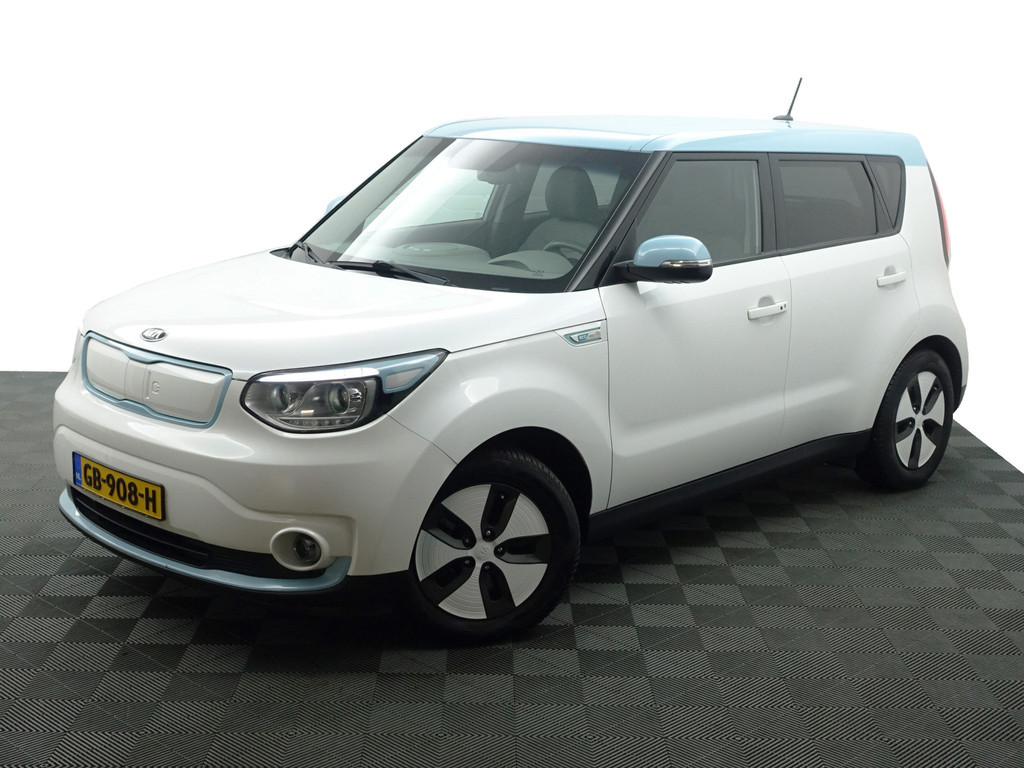 
								Kia Soul EV ExecutiveLine 27 kWh Aut- Two Tone, Camera, Stuur/Stoelverwarming, Keyless, Xenon Led, Dynamic Select vol									