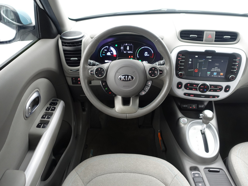 
								Kia Soul EV ExecutiveLine 27 kWh Aut- Two Tone, Camera, Stuur/Stoelverwarming, Keyless, Xenon Led, Dynamic Select vol									