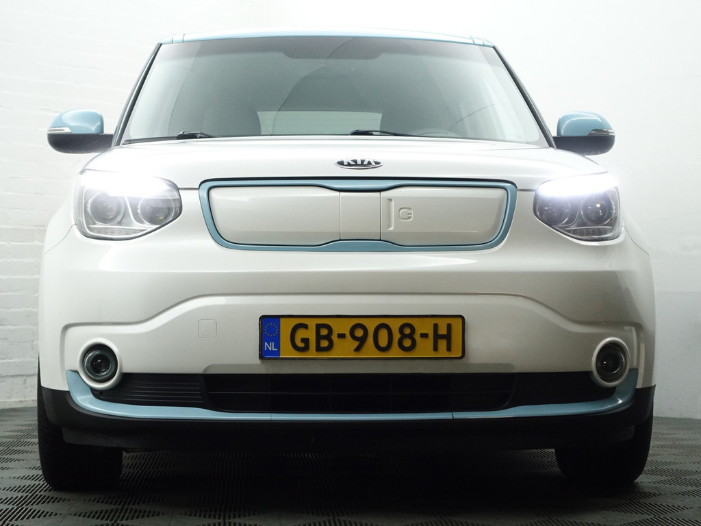
								Kia Soul EV ExecutiveLine 27 kWh Aut- Two Tone, Camera, Stuur/Stoelverwarming, Keyless, Xenon Led, Dynamic Select vol									