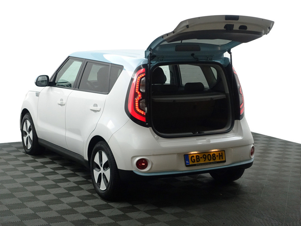 
								Kia Soul EV ExecutiveLine 27 kWh Aut- Two Tone, Camera, Stuur/Stoelverwarming, Keyless, Xenon Led, Dynamic Select vol									