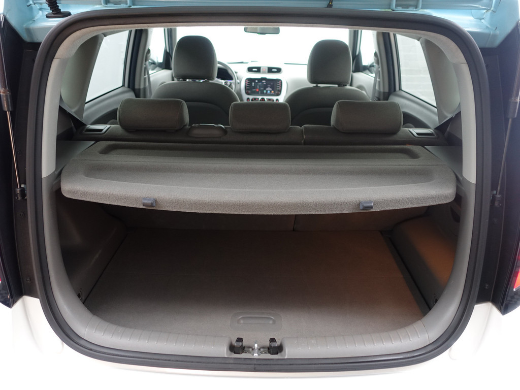 
								Kia Soul EV ExecutiveLine 27 kWh Aut- Two Tone, Camera, Stuur/Stoelverwarming, Keyless, Xenon Led, Dynamic Select vol									