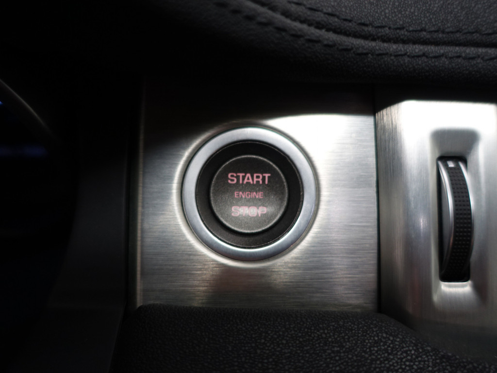
								Land Rover Range Rover Evoque 2.0 Si 4WD Dynamic Aut- Two tone, Sfeerverlichting, Camera, Xenon Led, Merdian Audio vol									