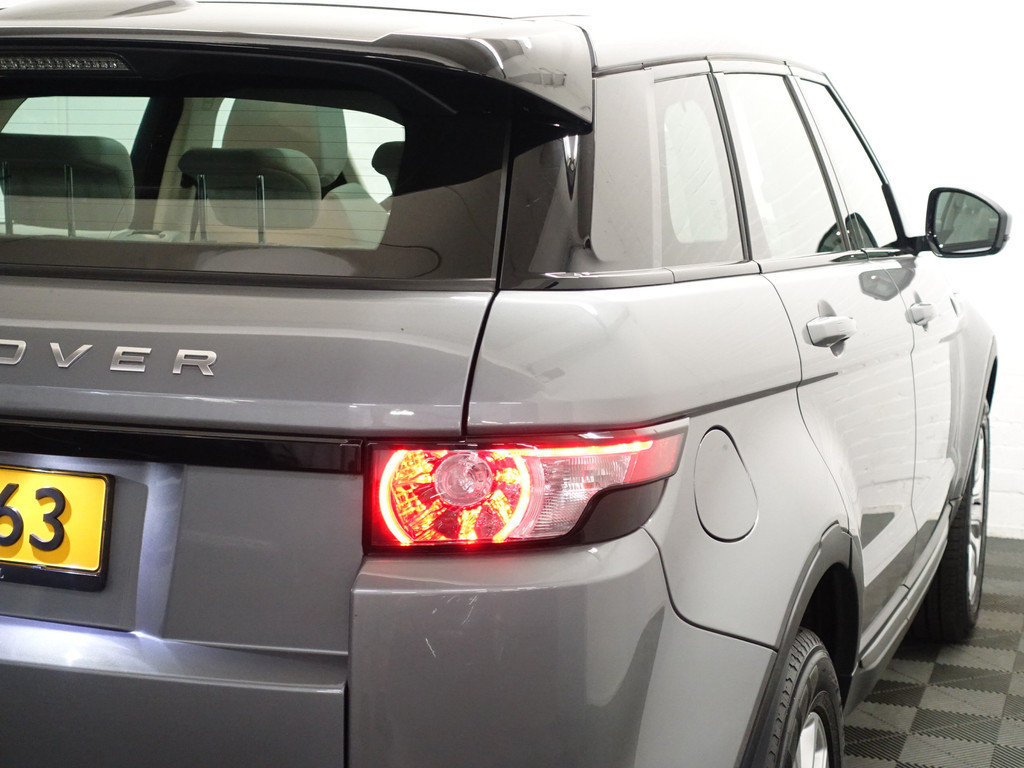 
Land Rover Range Rover Evoque 2.0 Si 4WD Dynamic Aut- Two Tone, Panodak, Xenon Led, Meridian, Camera, Sfeerverlichting vol									