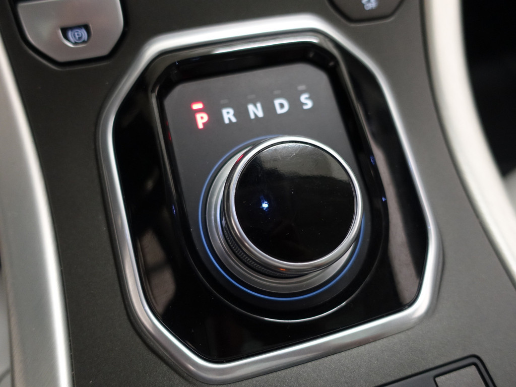 
Land Rover Range Rover Evoque 2.0 Si 4WD Dynamic Aut- Two Tone, Panodak, Xenon Led, Meridian, Camera, Sfeerverlichting vol									