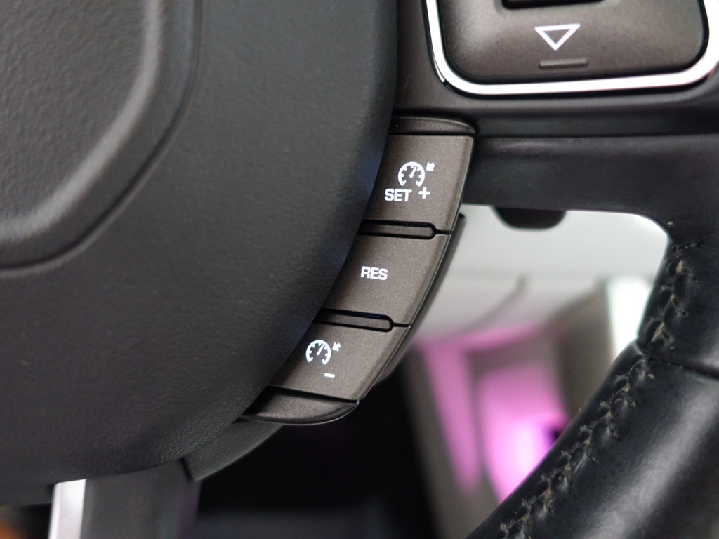 
Land Rover Range Rover Evoque 2.0 Si 4WD Dynamic Aut- Two Tone, Panodak, Xenon Led, Meridian, Camera, Sfeerverlichting vol									