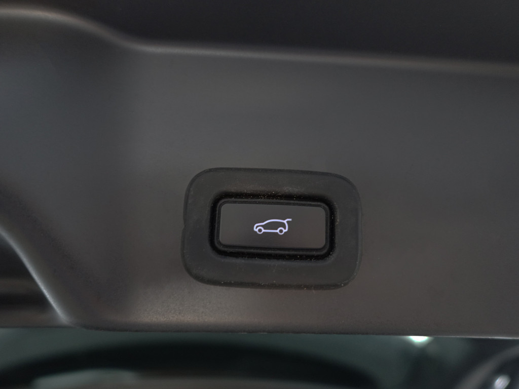
								Land Rover Range Rover Evoque 2.0 P200 AWD R-Dynamic HSE- Panoramadak, Sfeerverlichting, Memory, Meridian Audio, Dual View, Carplay vol									