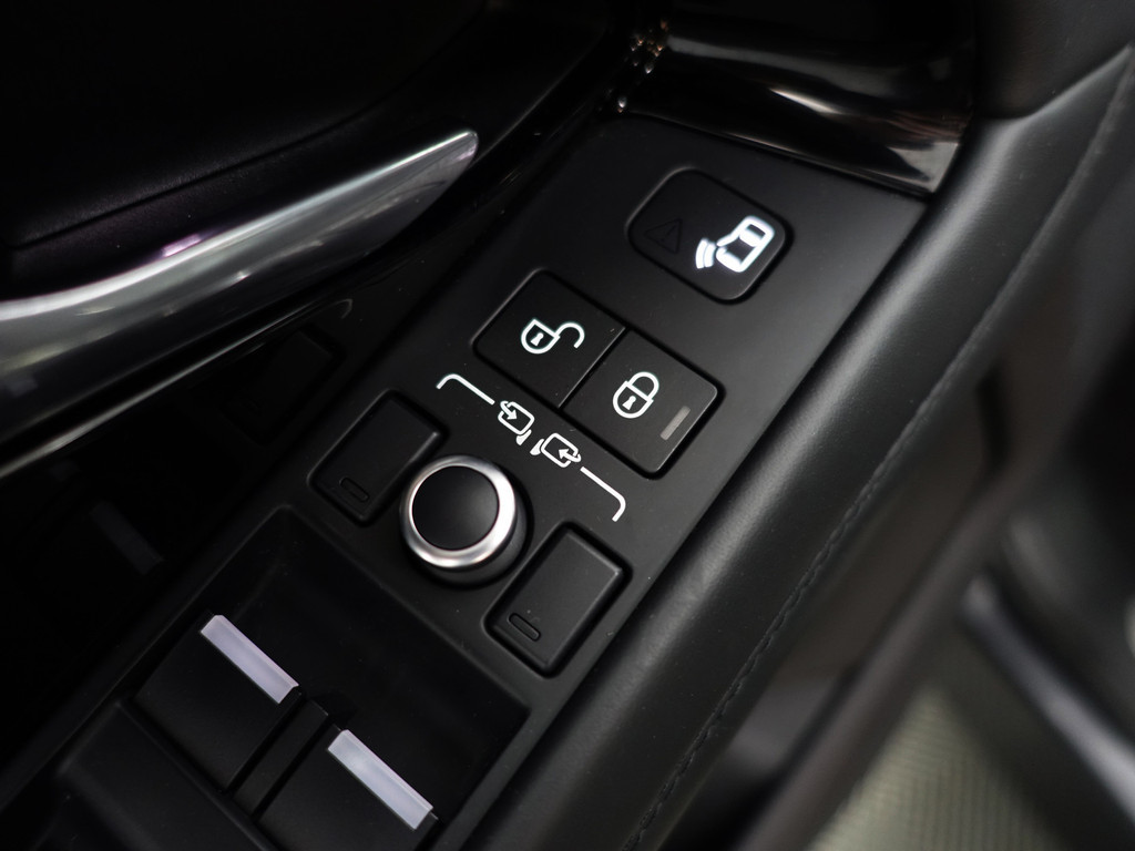 
								Land Rover Range Rover Evoque 2.0 P200 AWD R-Dynamic HSE- Panoramadak, Sfeerverlichting, Memory, Meridian Audio, Dual View, Carplay vol									