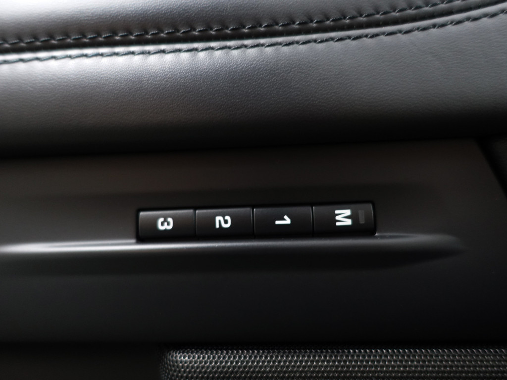 
								Land Rover Range Rover Evoque 2.0 P200 AWD R-Dynamic HSE- Panoramadak, Sfeerverlichting, Memory, Meridian Audio, Dual View, Carplay vol									