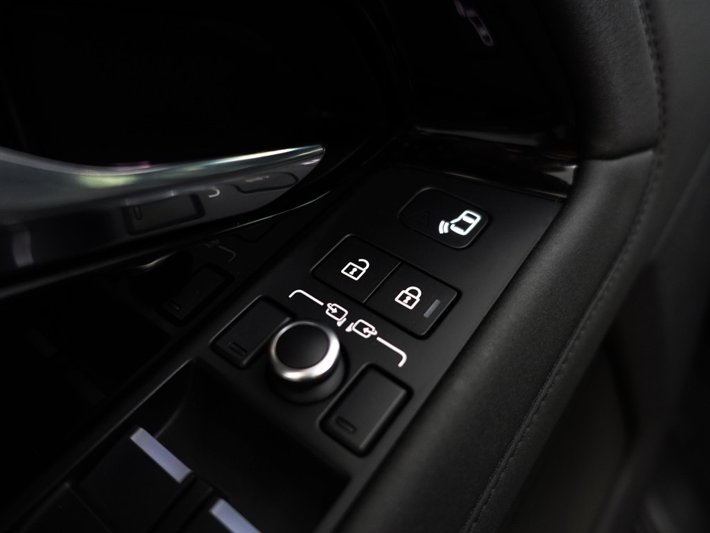 
Land Rover Range Rover Evoque 1.5 P300e AWD R-Dynamic HSE Aut- Panodak, Meridian Audio, Memory, Carplay, 360 Camera, Stuur/Stoelverwarming vol									