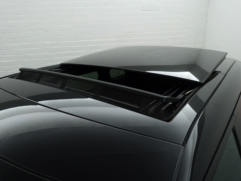 
Land Rover Range Rover Evoque 1.5 P300e AWD R-Dynamic HSE Aut- Panodak, Meridian Audio, Memory, Carplay, 360 Camera, Stuur/Stoelverwarming vol									