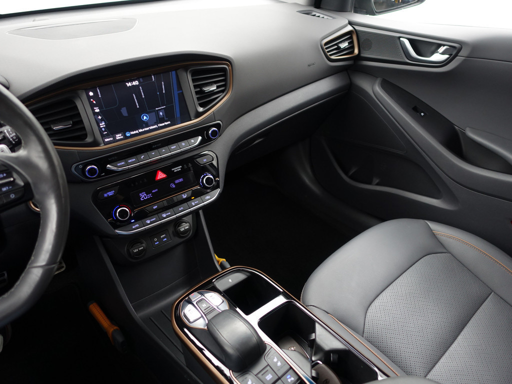 
Hyundai IONIQ Premium+ EV Aut- Schuifdak, Stoelventilatie, Stuur/Stoelverwarming, Infinity Audio, Lane Assist, Memory vol									