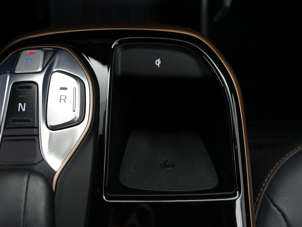 
Hyundai IONIQ Premium+ EV Aut- Schuifdak, Stoelventilatie, Stuur/Stoelverwarming, Infinity Audio, Lane Assist, Memory vol									