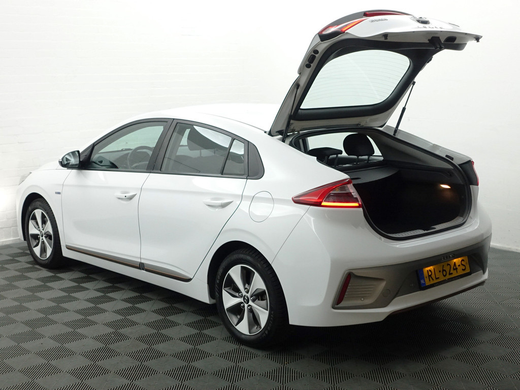 
								Hyundai IONIQ Premium EV Aut- Infinity Audio, Camera, Ada Cruise, Carplay, Clima vol									