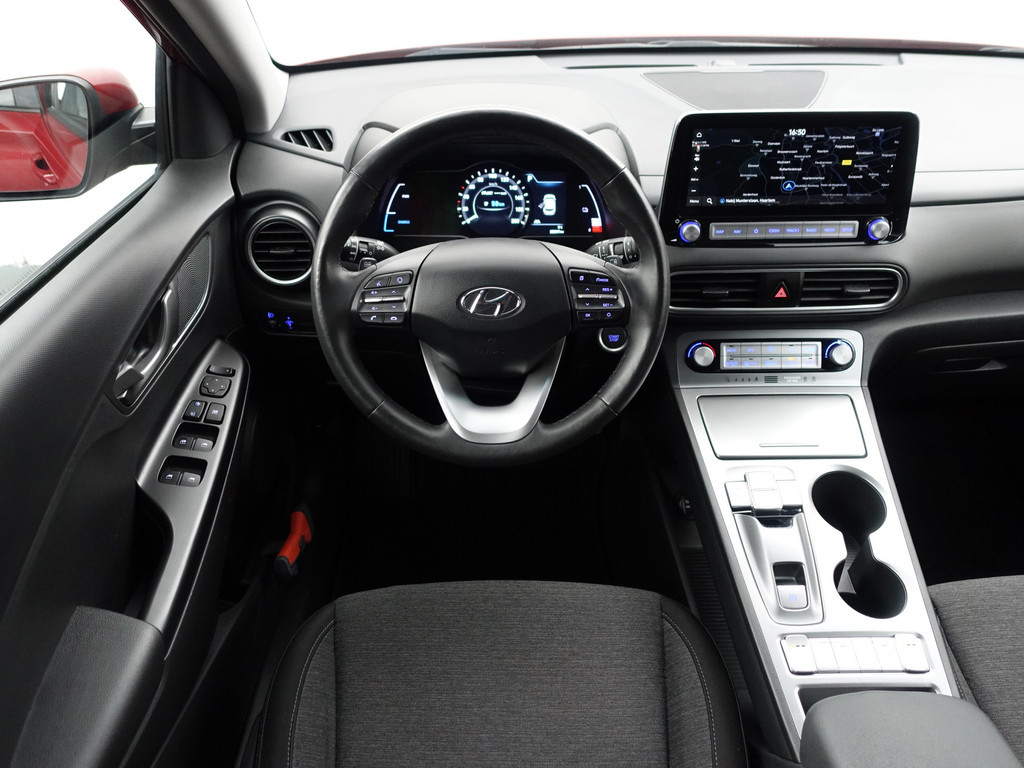 
								Hyundai Kona EV Comfort 39 kWh Aut- Stuur/Stoelverwarming, CarPlay, Led, Lane assist, Dynamic Select, Park assist vol									