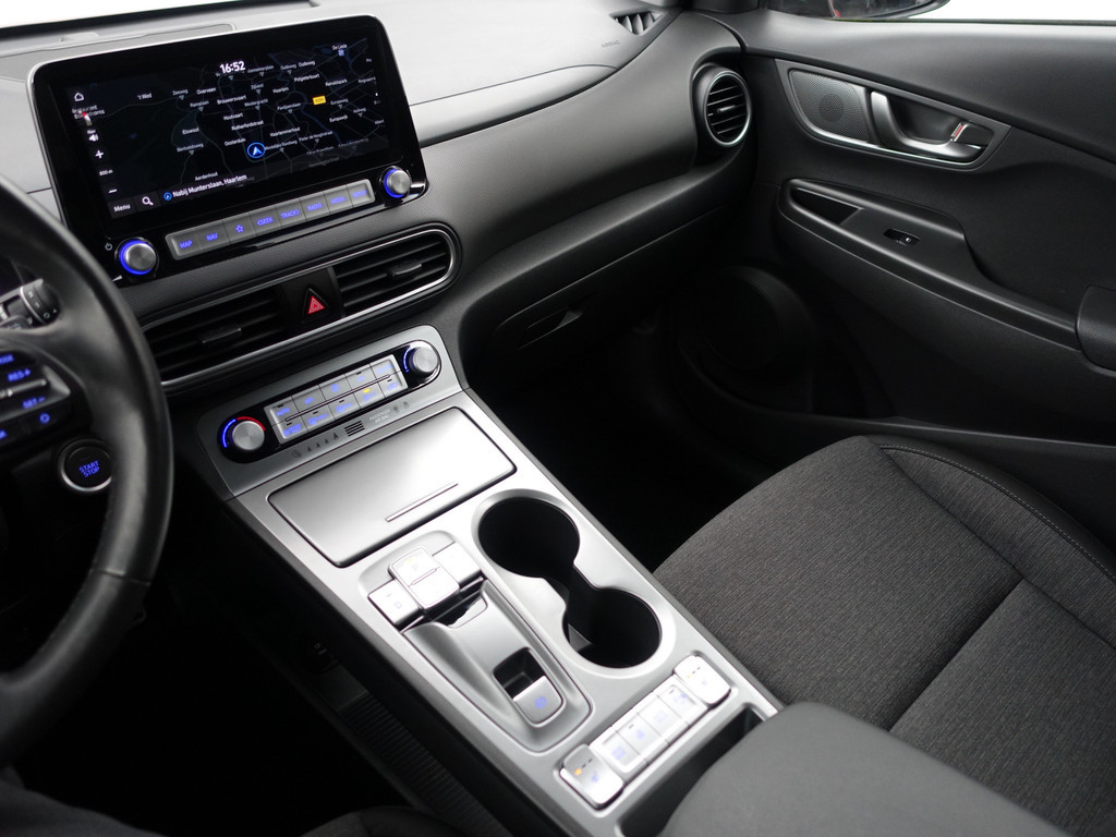 
								Hyundai Kona EV Comfort 39 kWh Aut- Stuur/Stoelverwarming, CarPlay, Led, Lane assist, Dynamic Select, Park assist vol									