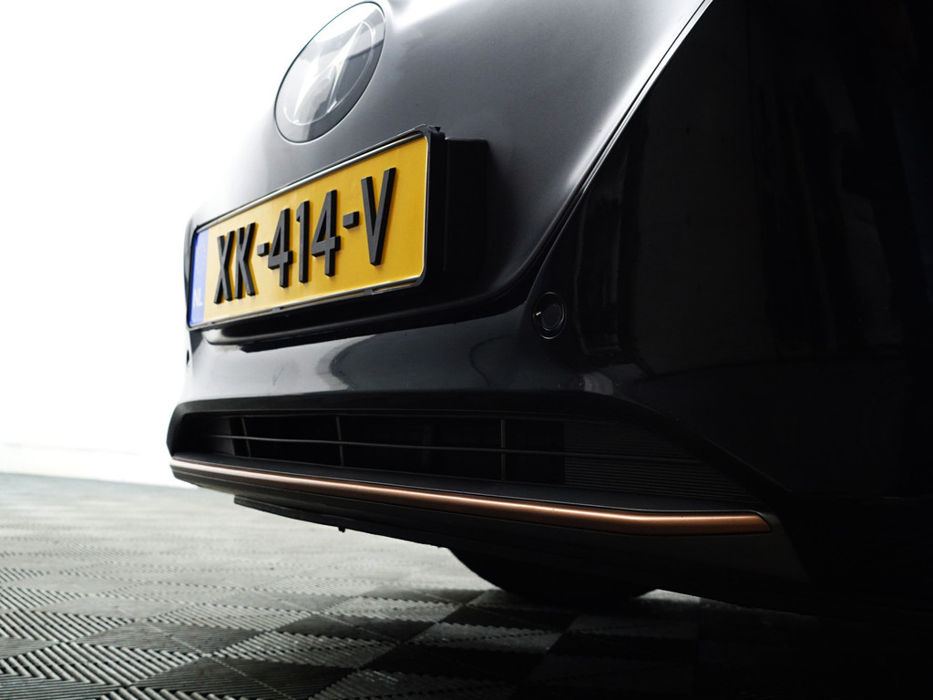 
Hyundai IONIQ Premium+ EV Aut- Schuifdak, Stoelventilatie, Stuur/Stoelverwarming, Infinity Audio, Lane Assist, Memory vol									