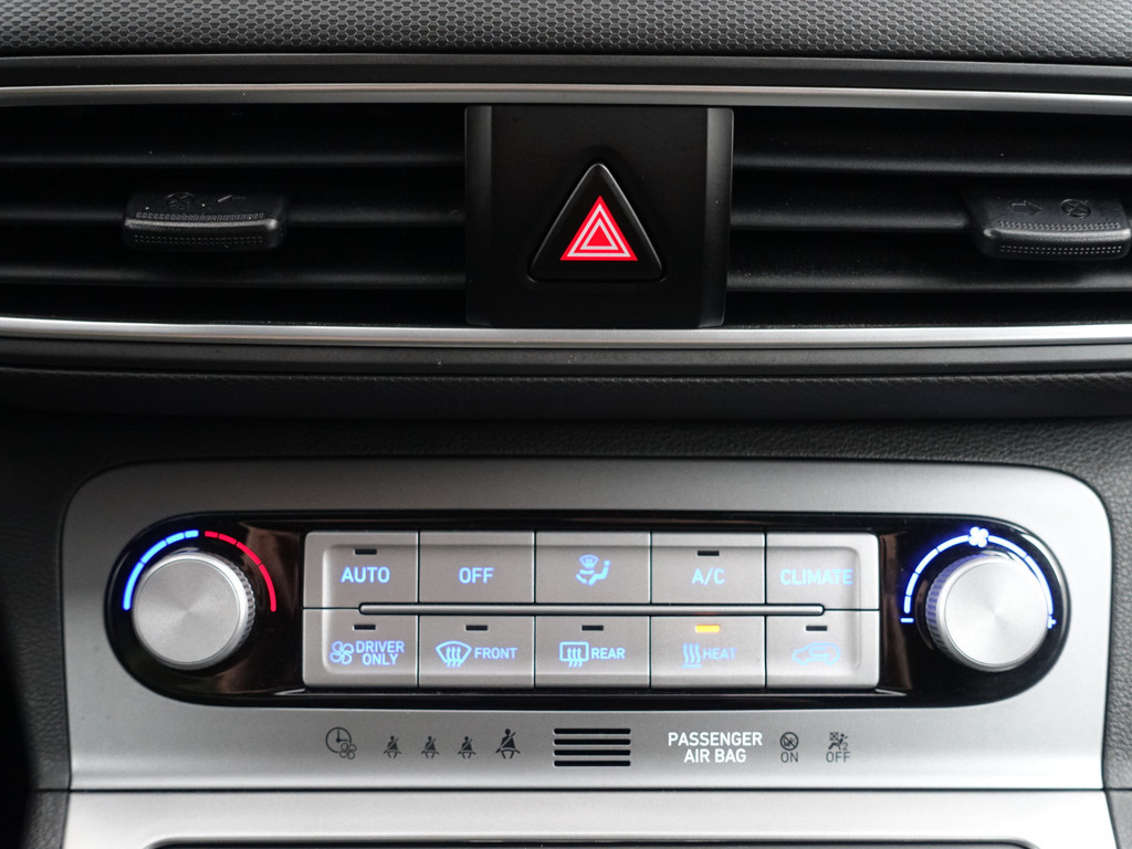 
								Hyundai Kona EV Comfort 39 kWh Aut- Stuur/Stoelverwarming, CarPlay, Led, Lane assist, Dynamic Select, Park assist vol									