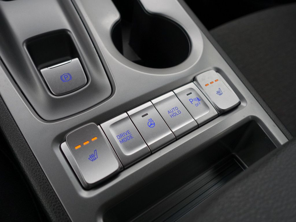 
								Hyundai Kona EV Comfort 39 kWh Aut- Stuur/Stoelverwarming, CarPlay, Led, Lane assist, Dynamic Select, Park assist vol									