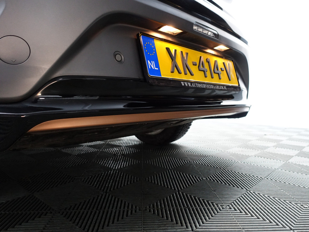 
Hyundai IONIQ Premium+ EV Aut- Schuifdak, Stoelventilatie, Stuur/Stoelverwarming, Infinity Audio, Lane Assist, Memory vol									