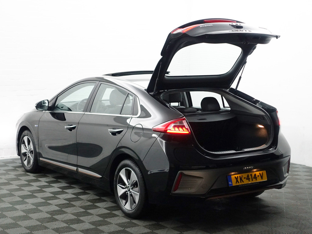 
Hyundai IONIQ Premium+ EV Aut- Schuifdak, Stoelventilatie, Stuur/Stoelverwarming, Infinity Audio, Lane Assist, Memory vol									