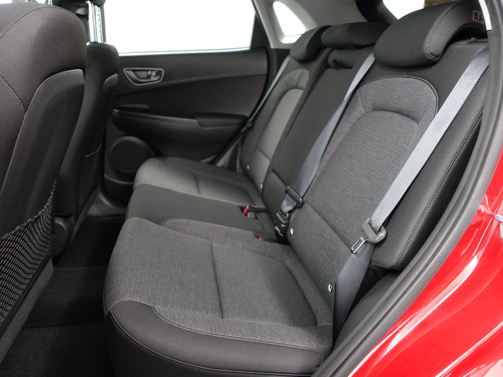 
								Hyundai Kona EV Comfort 39 kWh Aut- Stuur/Stoelverwarming, CarPlay, Led, Lane assist, Dynamic Select, Park assist vol									