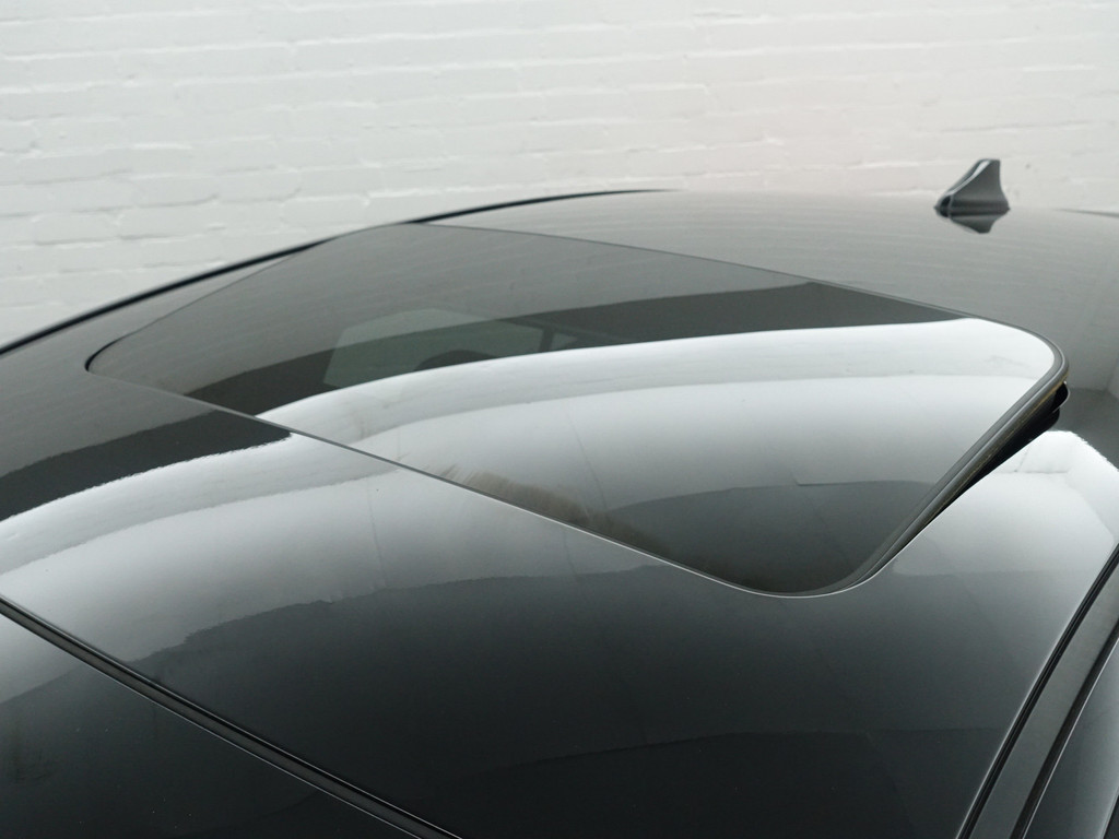 
Hyundai IONIQ Premium+ EV Aut- Schuifdak, Stoelventilatie, Stuur/Stoelverwarming, Infinity Audio, Lane Assist, Memory vol									