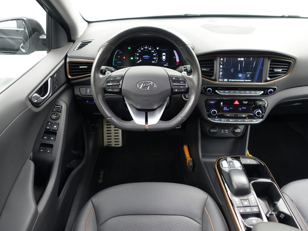 
Hyundai IONIQ Premium+ EV Aut- Schuifdak, Stoelventilatie, Stuur/Stoelverwarming, Infinity Audio, Lane Assist, Memory vol									