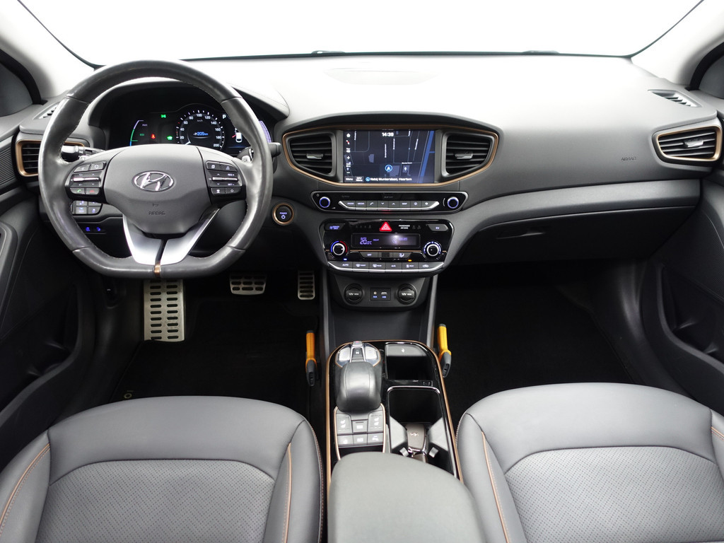 
Hyundai IONIQ Premium+ EV Aut- Schuifdak, Stoelventilatie, Stuur/Stoelverwarming, Infinity Audio, Lane Assist, Memory vol									