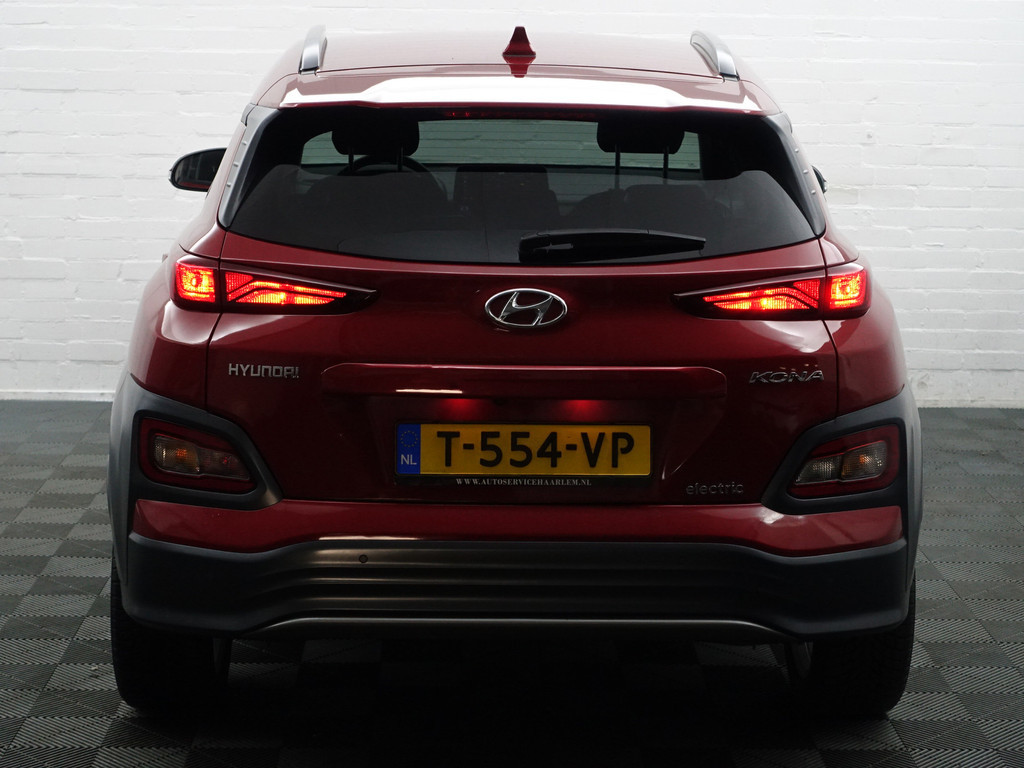 
								Hyundai Kona EV Comfort 39 kWh Aut- Stuur/Stoelverwarming, CarPlay, Led, Lane assist, Dynamic Select, Park assist vol									