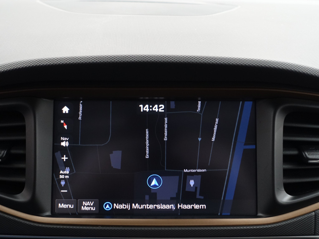 
Hyundai IONIQ Premium+ EV Aut- Schuifdak, Stoelventilatie, Stuur/Stoelverwarming, Infinity Audio, Lane Assist, Memory vol									