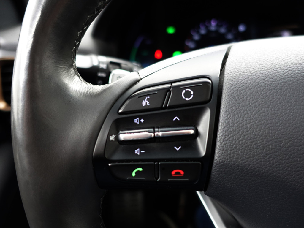 
Hyundai IONIQ Premium+ EV Aut- Schuifdak, Stoelventilatie, Stuur/Stoelverwarming, Infinity Audio, Lane Assist, Memory vol									