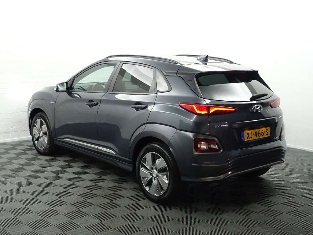 
Hyundai Kona EV Premium+ 64 kWh- Stuur/Stoelverwarming, Stoelventilatie, Xenon Led, Camera, Krell Audio, Park Assist vol									