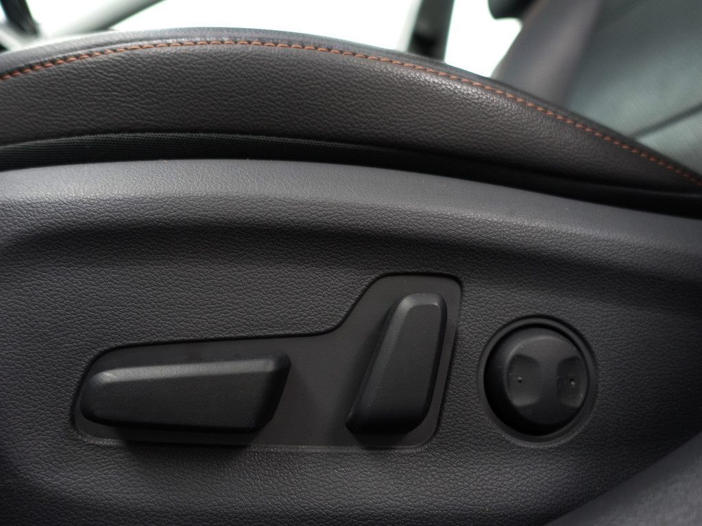 
Hyundai IONIQ Premium+ EV Aut- Schuifdak, Stoelventilatie, Stuur/Stoelverwarming, Infinity Audio, Lane Assist, Memory vol									