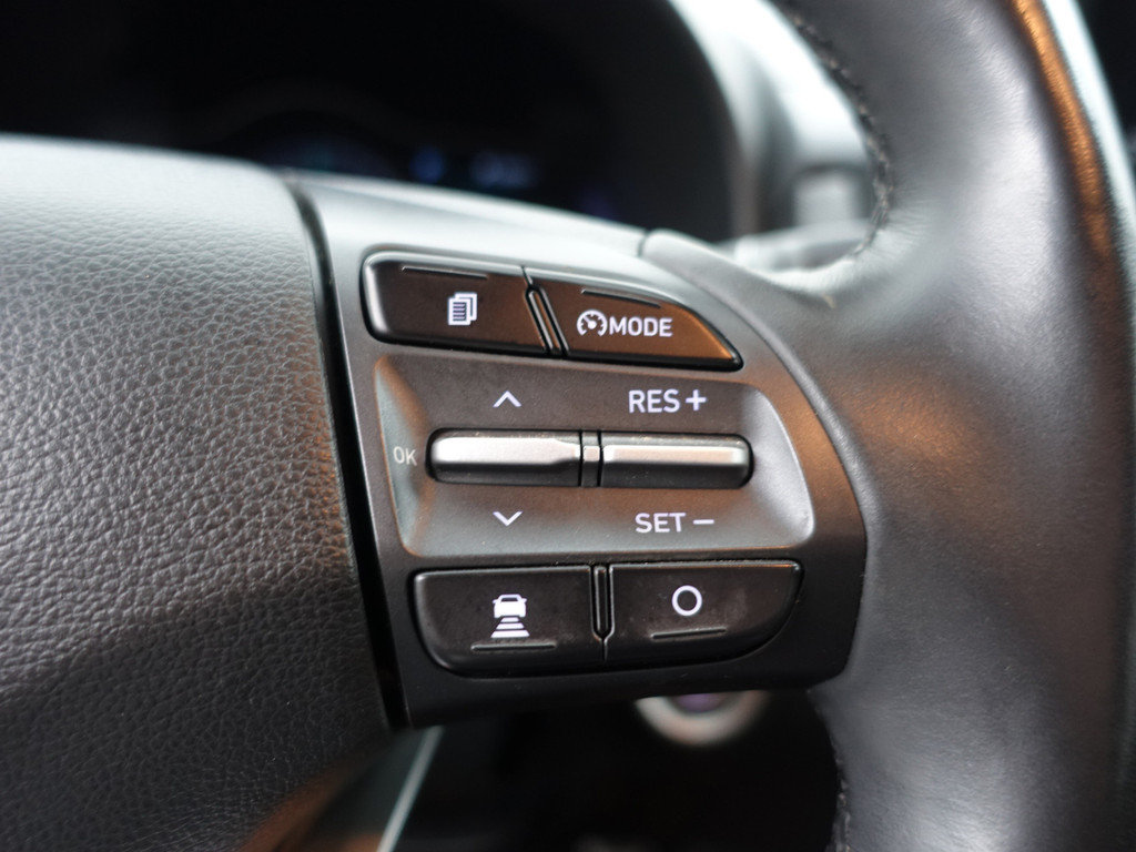 
Hyundai Kona EV Premium+ 64 kWh- Stuur/Stoelverwarming, Stoelventilatie, Xenon Led, Camera, Krell Audio, Park Assist vol									