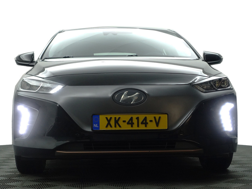 
Hyundai IONIQ Premium+ EV Aut- Schuifdak, Stoelventilatie, Stuur/Stoelverwarming, Infinity Audio, Lane Assist, Memory vol									