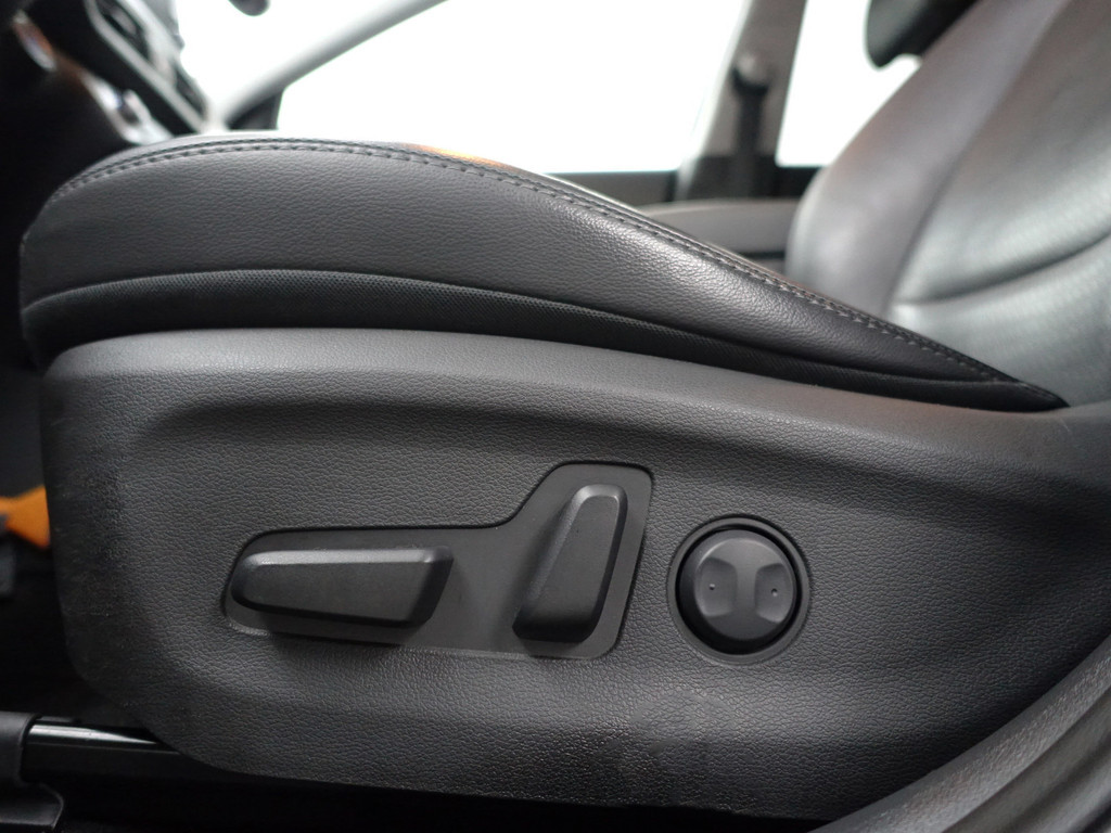 
Hyundai Kona EV Premium+ 64 kWh- Stuur/Stoelverwarming, Stoelventilatie, Xenon Led, Camera, Krell Audio, Park Assist vol									