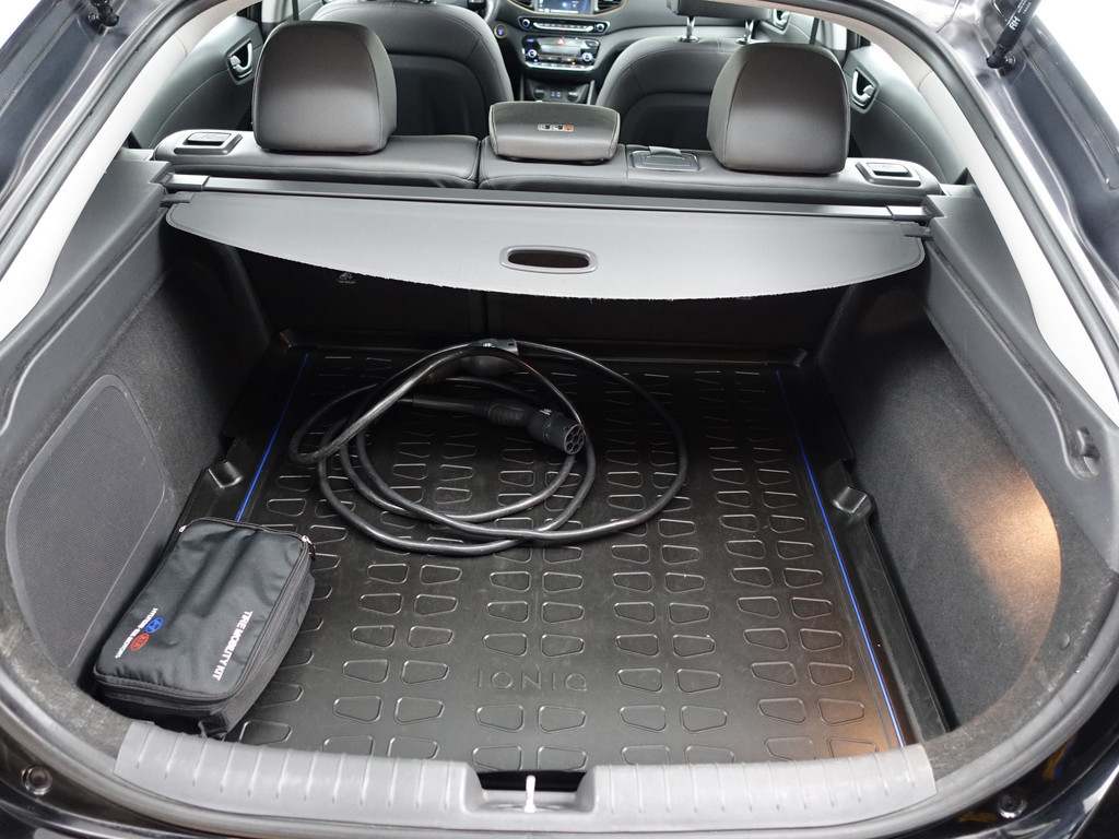 
Hyundai IONIQ Premium+ EV Aut- Schuifdak, Stoelventilatie, Stuur/Stoelverwarming, Infinity Audio, Lane Assist, Memory vol									
