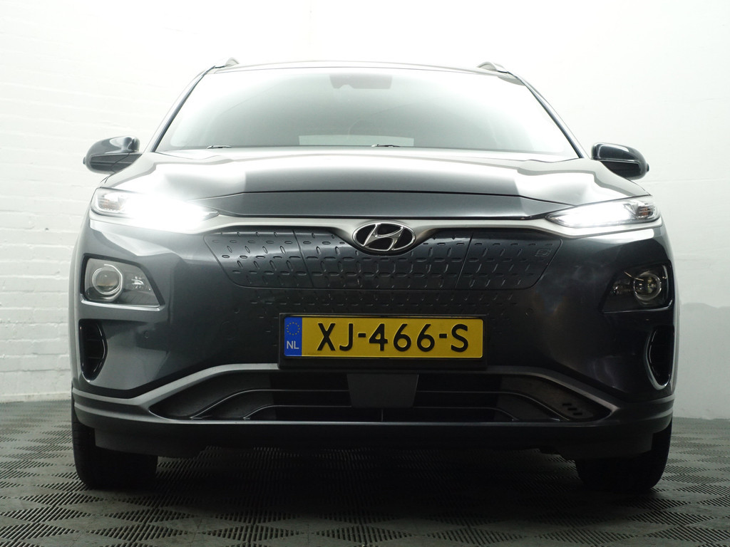 
Hyundai Kona EV Premium+ 64 kWh- Stuur/Stoelverwarming, Stoelventilatie, Xenon Led, Camera, Krell Audio, Park Assist vol									