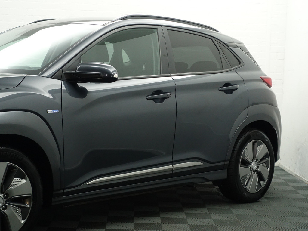 
Hyundai Kona EV Premium+ 64 kWh- Stuur/Stoelverwarming, Stoelventilatie, Xenon Led, Camera, Krell Audio, Park Assist vol									