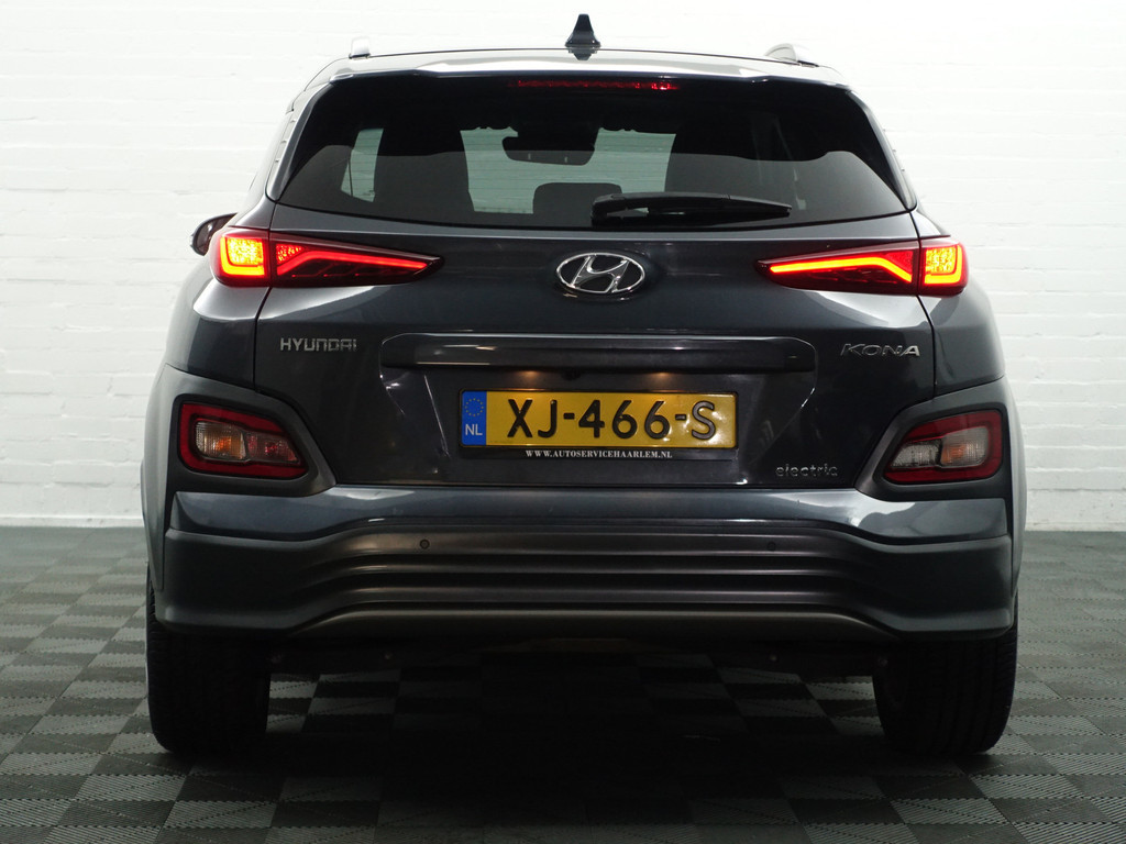 
Hyundai Kona EV Premium+ 64 kWh- Stuur/Stoelverwarming, Stoelventilatie, Xenon Led, Camera, Krell Audio, Park Assist vol									
