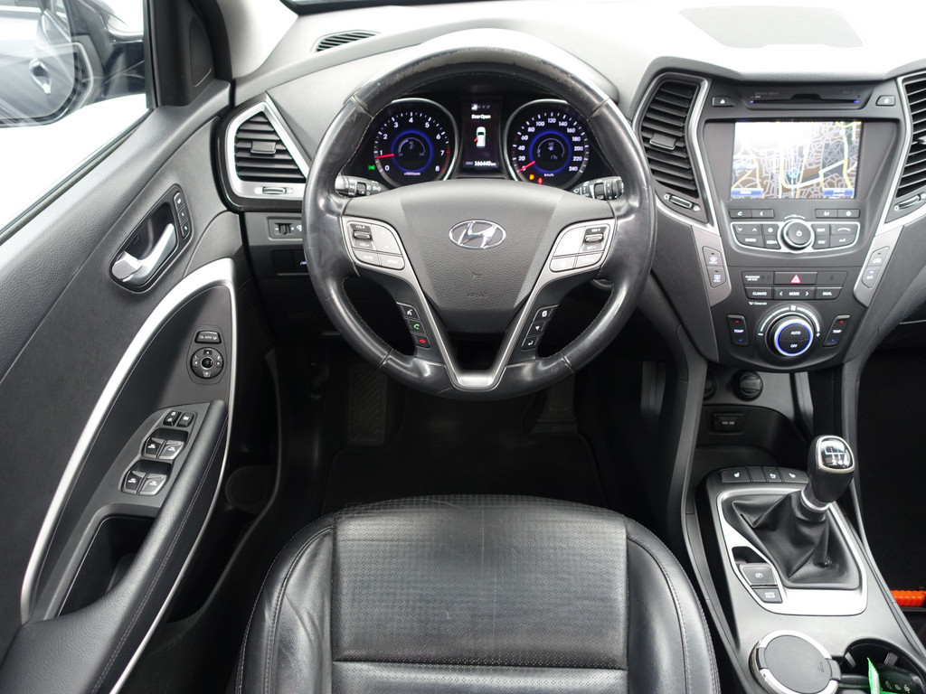 
Hyundai Santa Fe 2.4i GDI i-Catcher- Panodak, Xenon Led, Camera, Park Assist, Memory, Stoelverwarming vol									