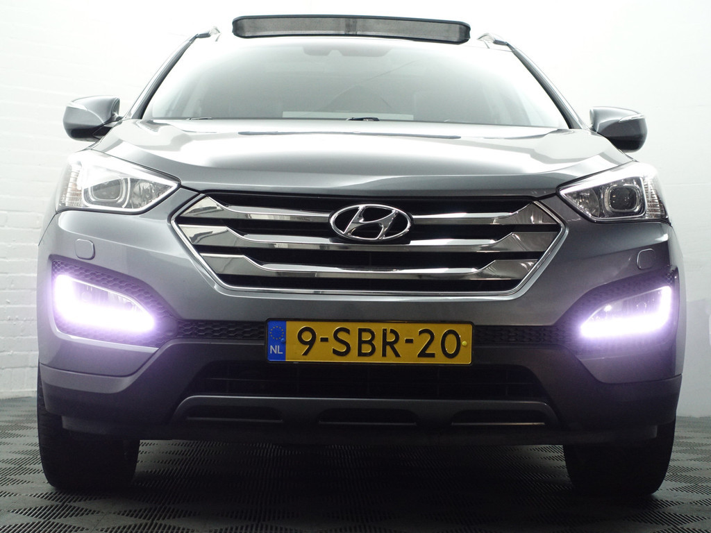 
Hyundai Santa Fe 2.4i GDI i-Catcher- Panodak, Xenon Led, Camera, Park Assist, Memory, Stoelverwarming vol									