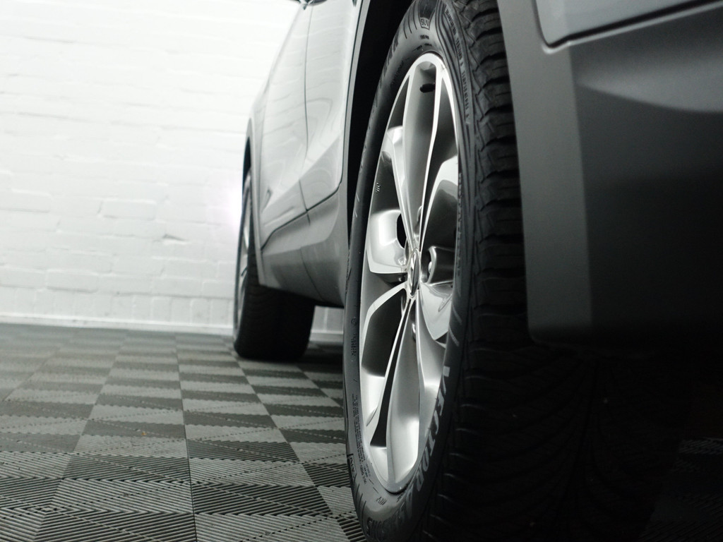 
Hyundai Santa Fe 2.4i GDI i-Catcher- Panodak, Xenon Led, Camera, Park Assist, Memory, Stoelverwarming vol									